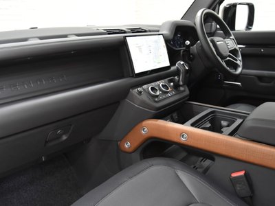 2024 LAND Rover DEFENDER — фото 10