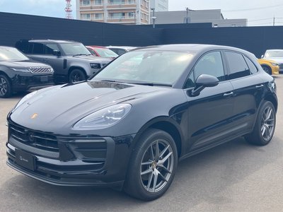 PORSCHE MACAN - 1