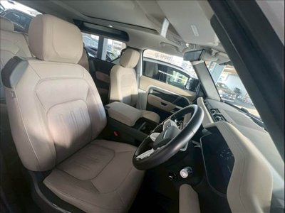 LAND ROVER DEFENDER - 7