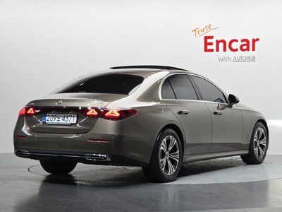 MERCEDES-BENZ E-CLASS - 4