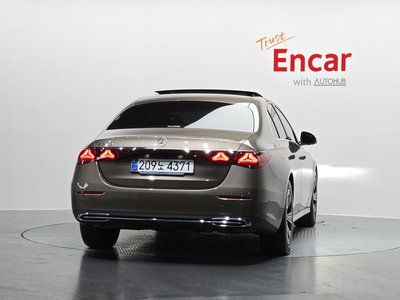 MERCEDES-BENZ E-CLASS - 3