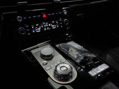 2024 Genesis G80 (RG3) thumbnail 12