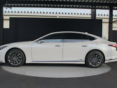 LEXUS LS - 3