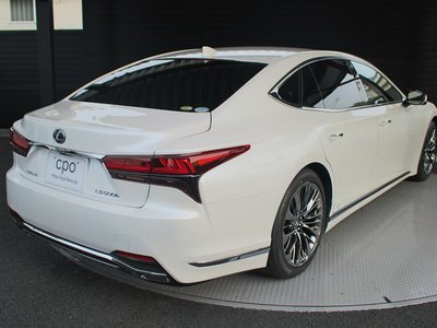 LEXUS LS - 6