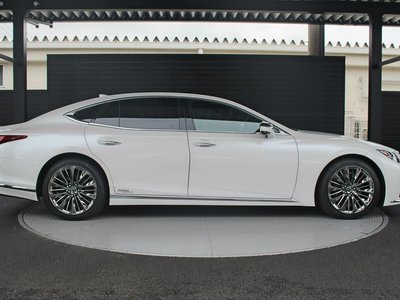 LEXUS LS - 4