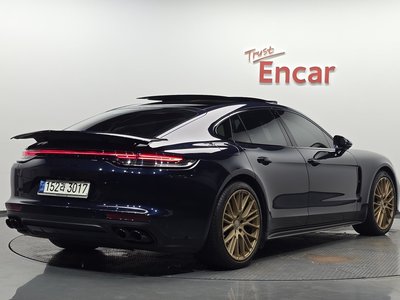 صورة 2 لـ 2022 Porsche PANAMERA