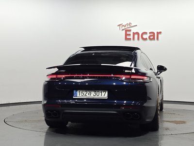 صورة 4 لـ 2022 Porsche PANAMERA