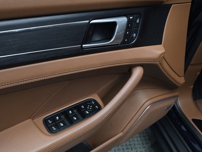 صورة مصغرة 31 لـ 2022 Porsche PANAMERA