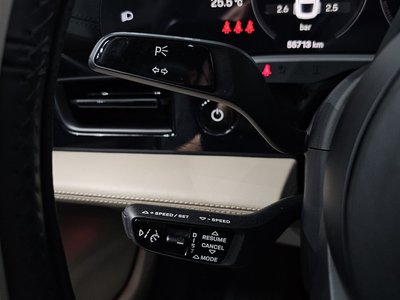 2021 Porsche TAYCAN — миниатюра 21