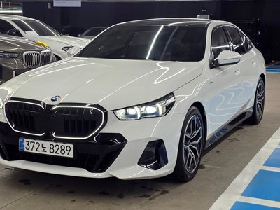 صورة 1 لـ 2025 BMW 5 SERIES