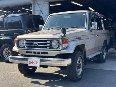 TOYOTA LAND CRUISER 70