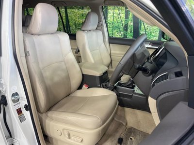TOYOTA LAND CRUISER PRADO - 8
