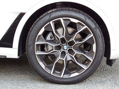 2026 BMW X7 thumbnail 11