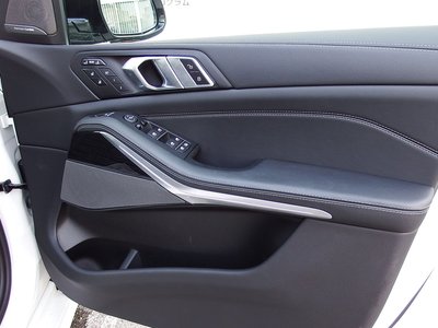 2026 BMW X7 thumbnail 24