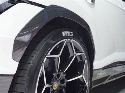 2024 Lamborghini URUS thumbnail 15