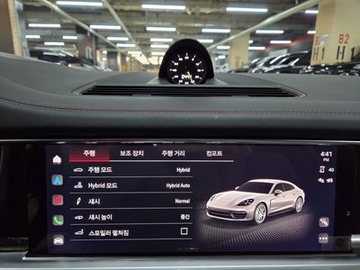 PORSCHE PANAMERA - 9