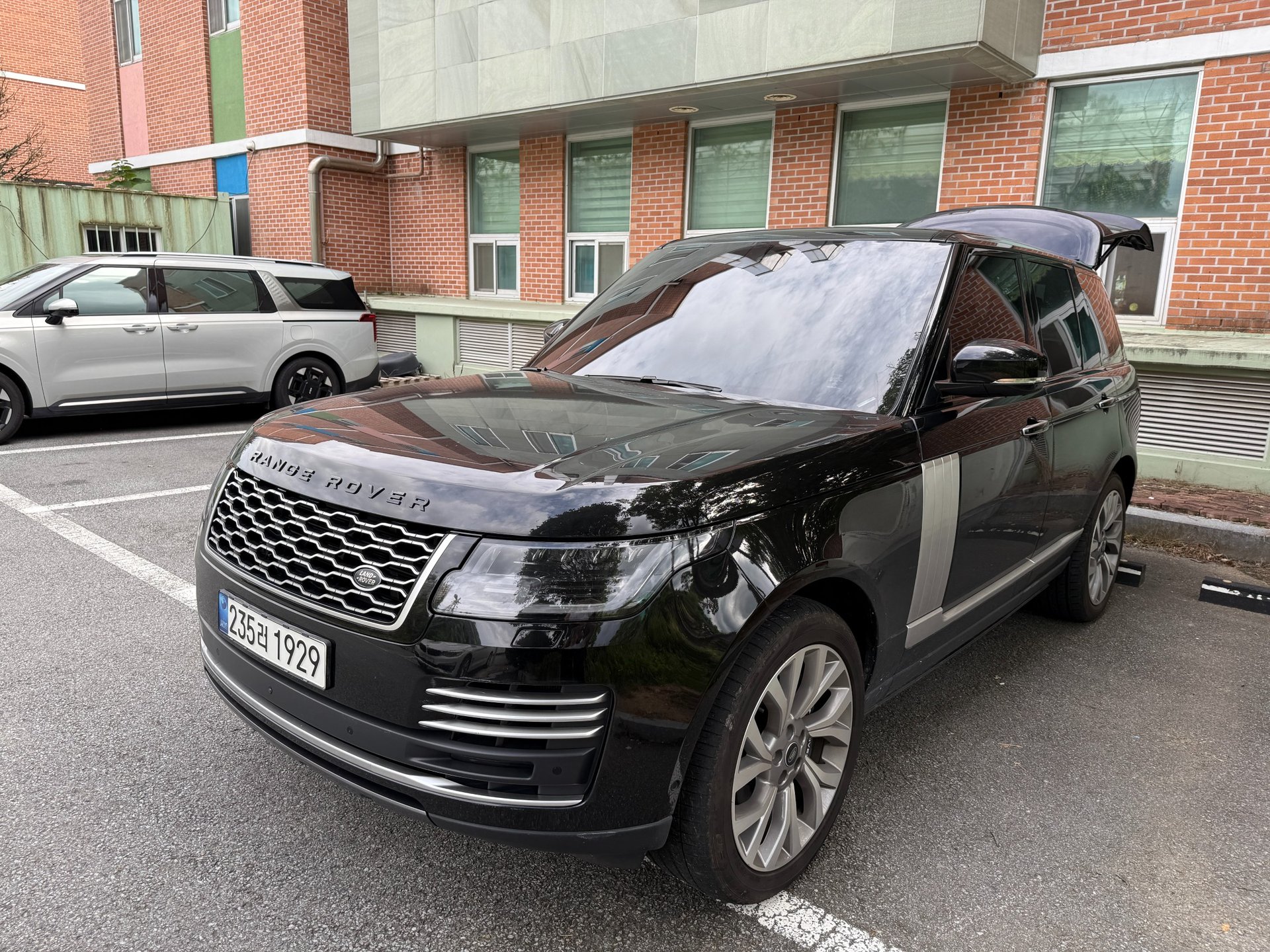 LAND ROVER RANGE ROVER - View 1