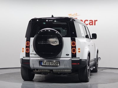 LAND ROVER DEFENDER - 3