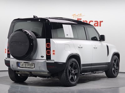 LAND ROVER DEFENDER - 4