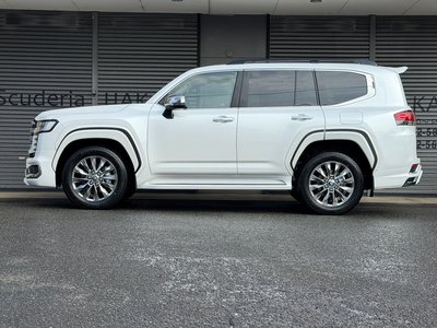 TOYOTA LAND CRUISER 300 - 9