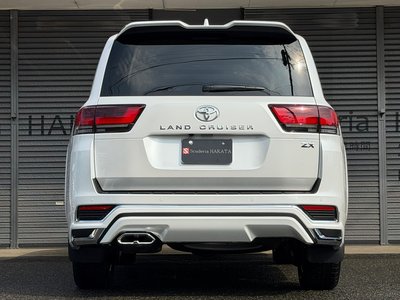 TOYOTA LAND CRUISER 300 - 8