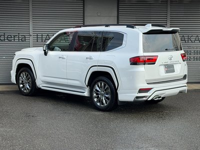 TOYOTA LAND CRUISER 300 - 10