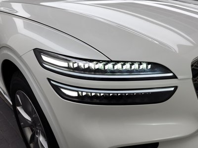 صورة 9 لـ 2025 Genesis GV70