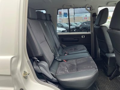 TOYOTA LAND CRUISER 70 - 9