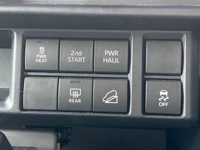 TOYOTA LAND CRUISER 70 - 6