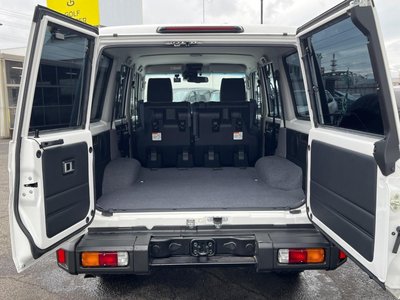 TOYOTA LAND CRUISER 70 - 10