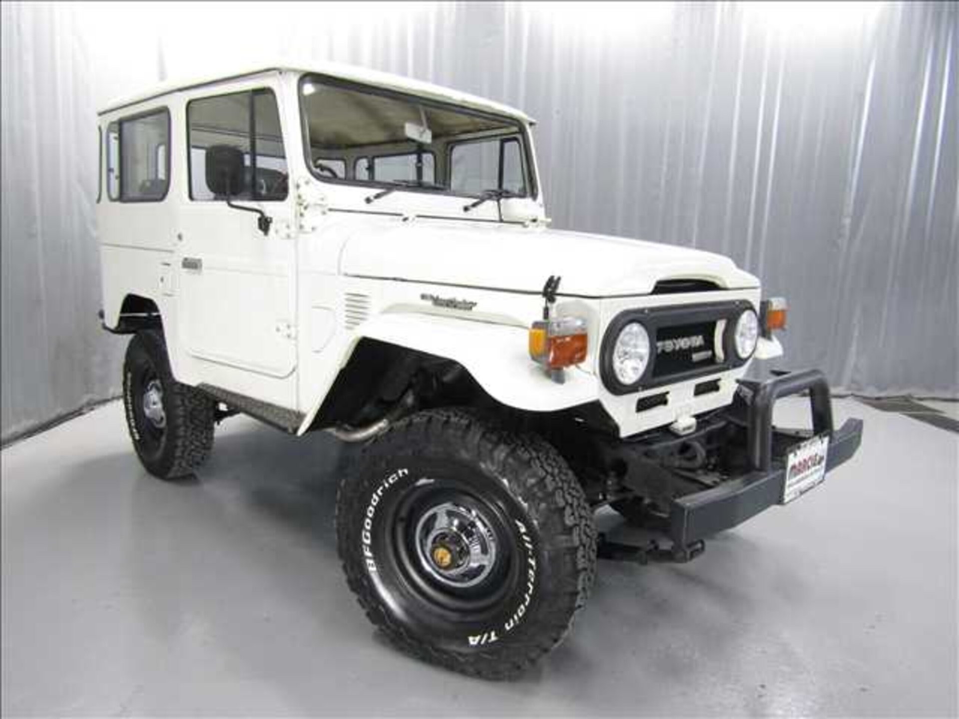 TOYOTA LAND CRUISER 40 - View 1