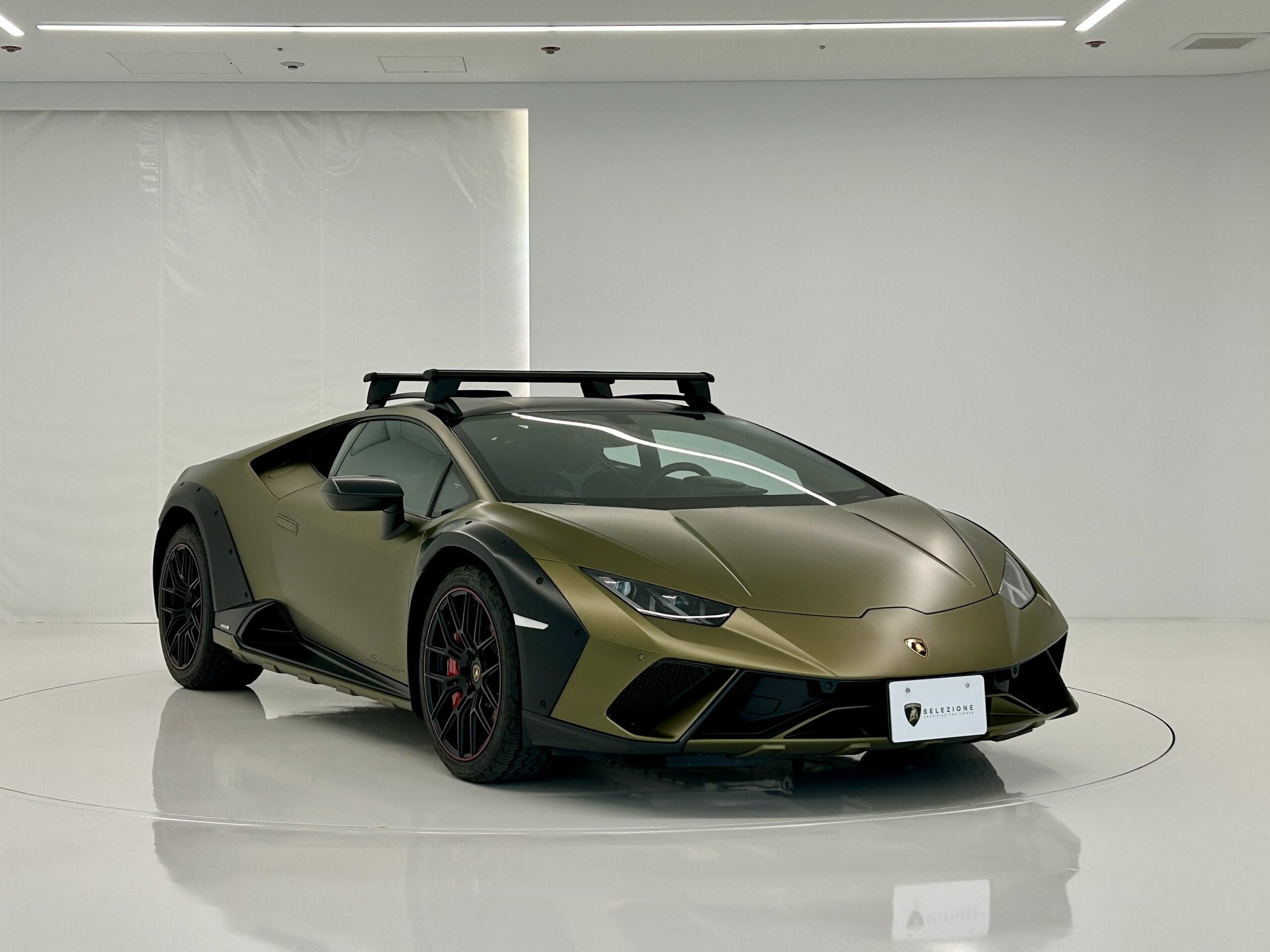 LAMBORGHINI HURACAN - View 1
