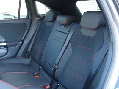 MERCEDES-BENZ EQA - 9