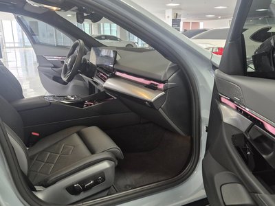 صورة مصغرة 13 لـ 2026 BMW 5 SERIES