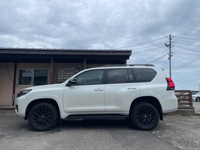 TOYOTA LAND CRUISER PRADO - 9