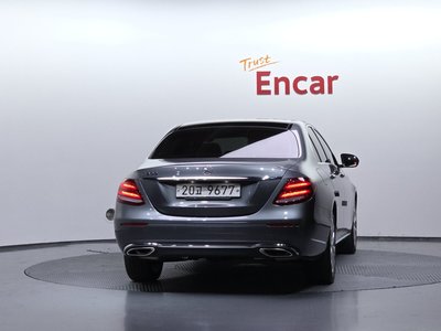 MERCEDES-BENZ E-CLASS - 3