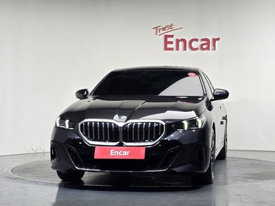 2025 BMW 5 SERIES photo 2