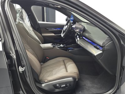 2025 BMW 5 SERIES — миниатюра 16