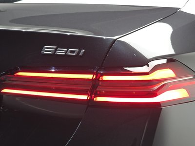 2025 BMW 5 SERIES photo 10