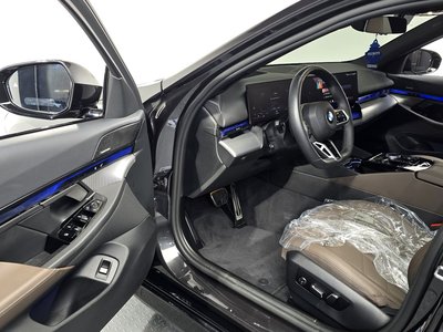 2025 BMW 5 SERIES — миниатюра 13