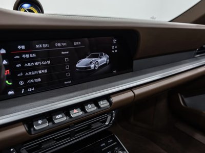 PORSCHE 911 TARGA - 10