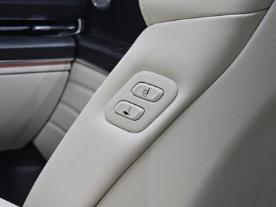 2022 Genesis GV80 thumbnail 32