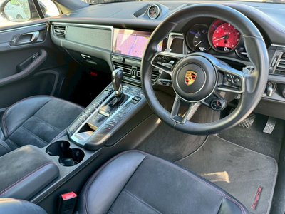 PORSCHE MACAN - 6