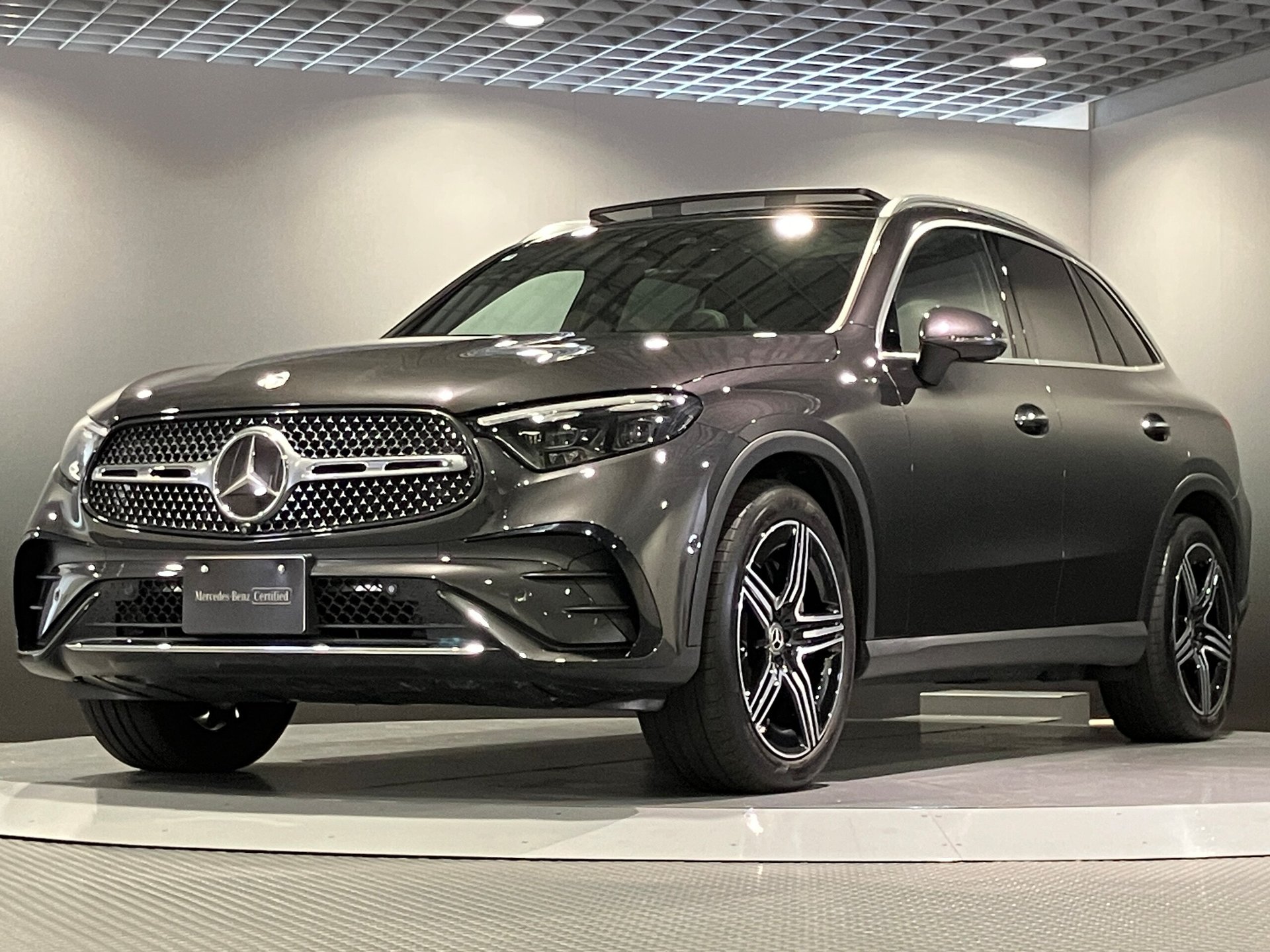 MERCEDES-BENZ GLC - View 1