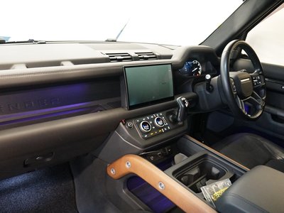 LAND ROVER DEFENDER - 8