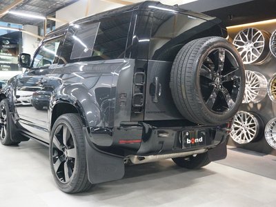 LAND ROVER DEFENDER - 3