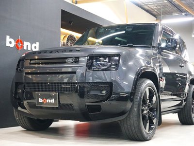LAND ROVER DEFENDER - 1