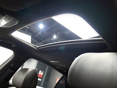 صورة مصغرة 18 لـ 2019 Genesis G90