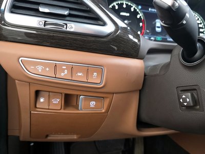 صورة مصغرة 13 لـ 2019 Genesis G90