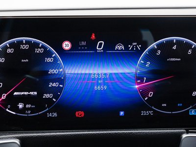 MERCEDES-BENZ GLB - 8
